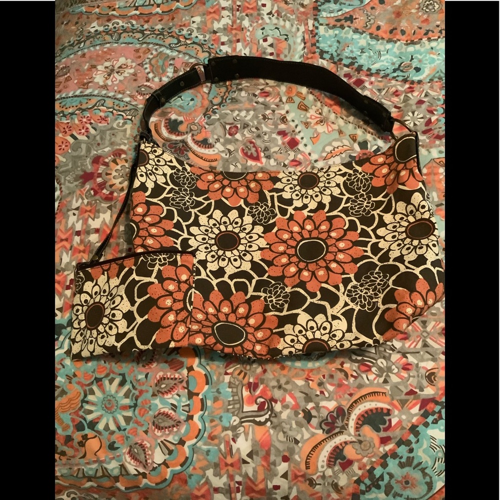Handbag/tote with small zip pouch and faux leather